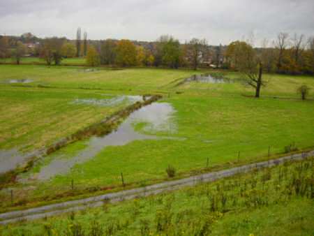 Overstroming Laagland en Het Leeg 24 Augustus 2002 - tuin aan Laarsebeek