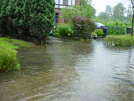 Overstroming Laagland en Het Leeg 24 Augustus 2002 - oprit