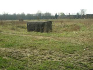 Bunker in open landschap