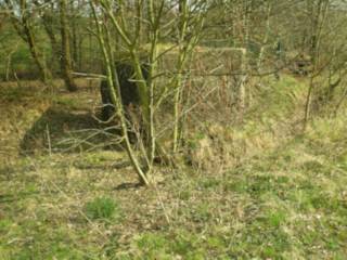 Bunker in open landschap